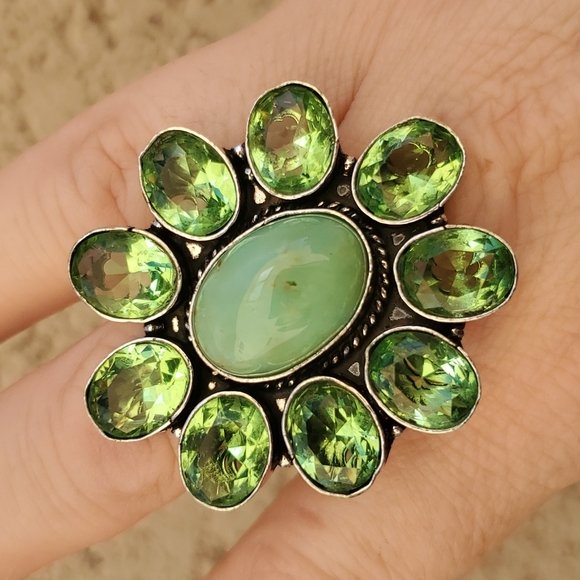 New Huge Chrysoprase and Tsavorite 925 Silver Statement Ring. - Picture 2 of 16